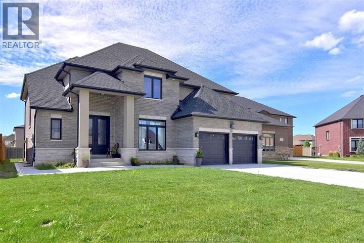 Property Photo:  257 Arkona Court  ON N8L 0T1 