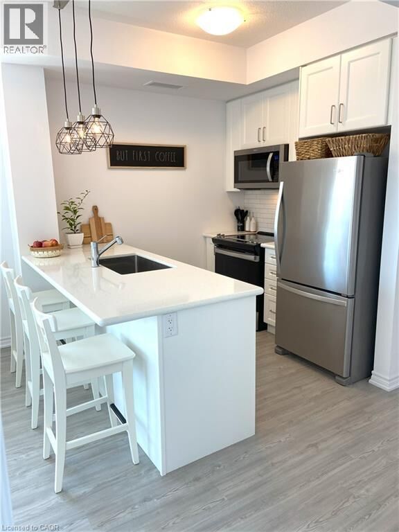 Property Photo:  450 Dundas Street East 428  ON L8B 1Z2 