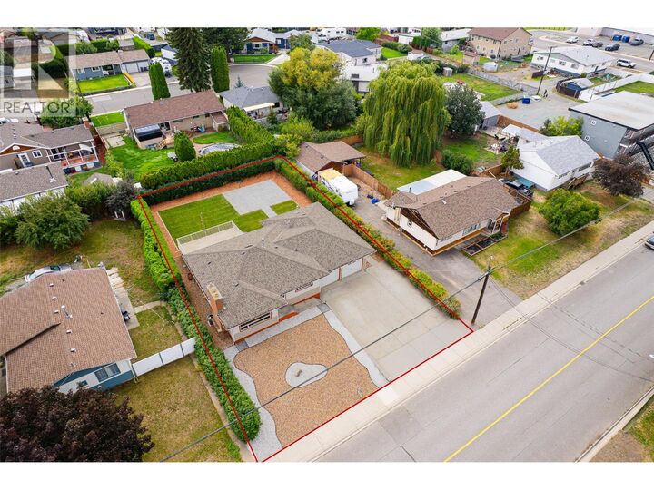 Photo de la propriété:  2176 Merritt Avenue  BC V1K 1B8 