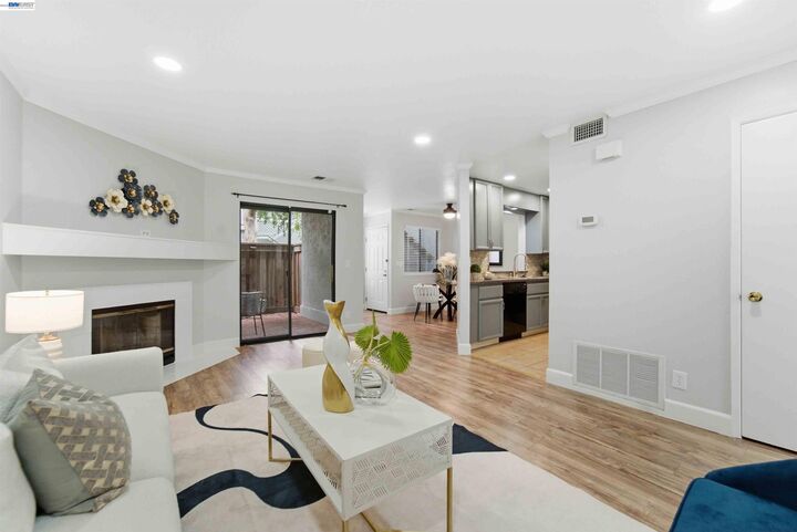 Property Photo: 4664 Devonshire Cmn CA 94536