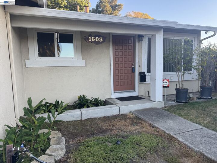 Property Photo: 1603 Morgan St CA 94043