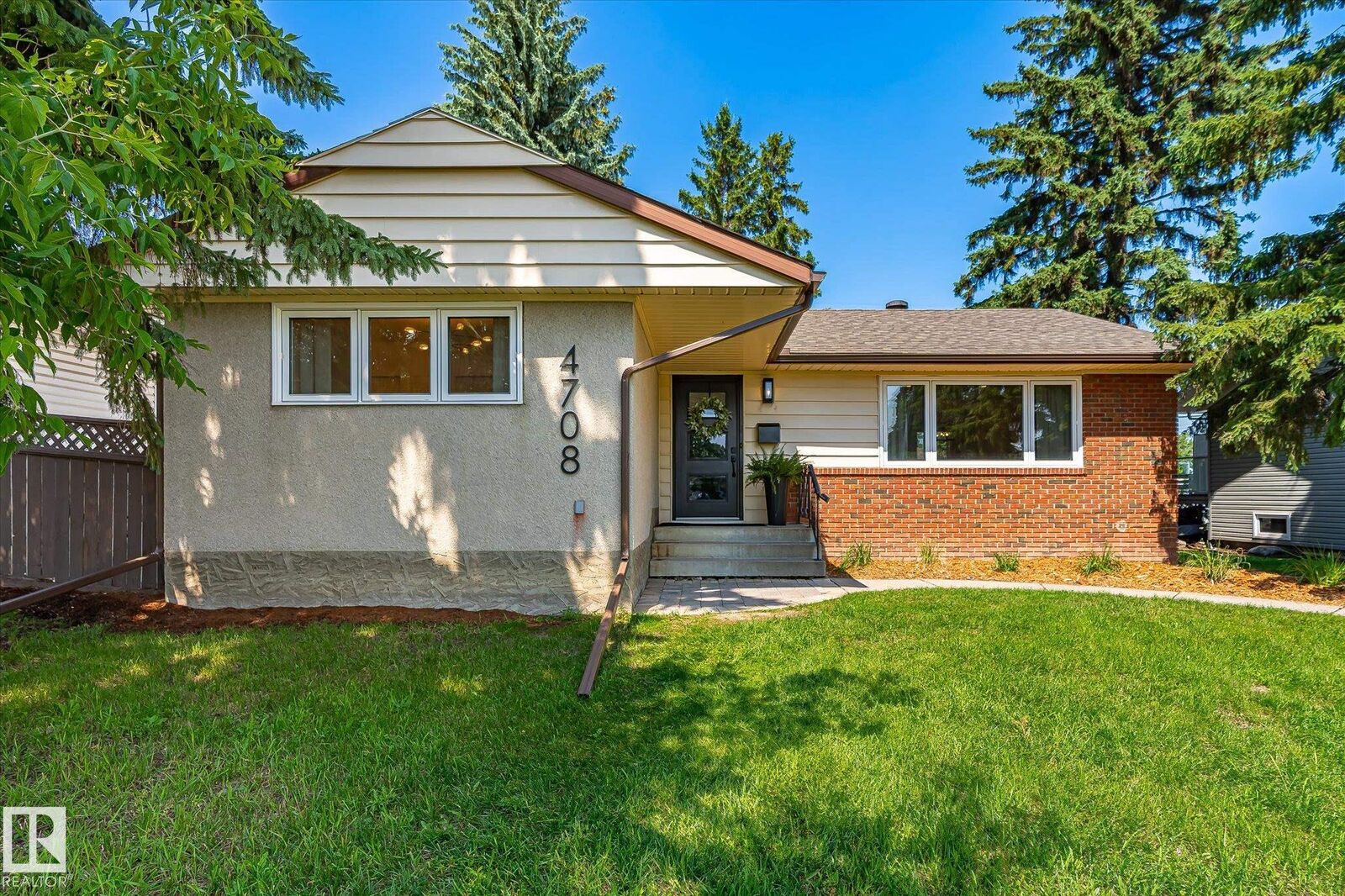 Property Photo: 4708 104A Avenue NW AB T6A 0Z4