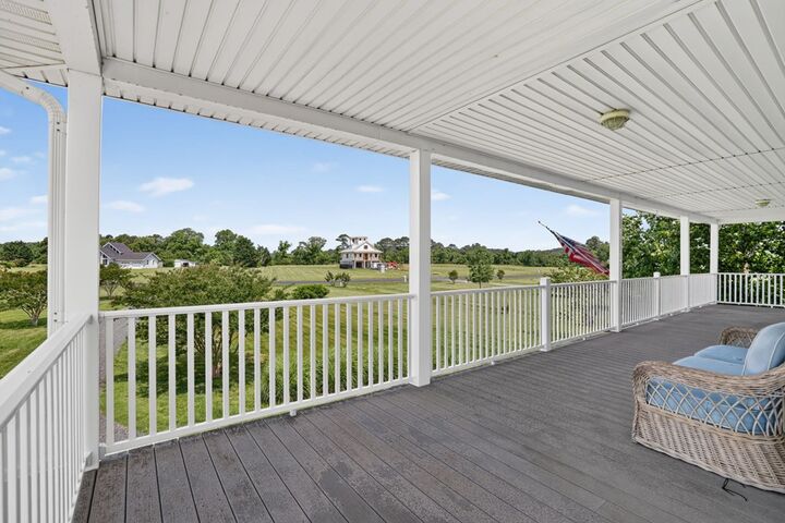 Property Photo: 17023 Hopeland Way VA 23308