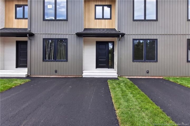 166 Des Eleves Street — photo 1