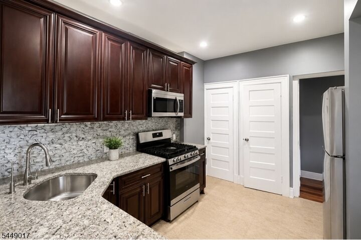 Property Photo:  82 Leslie St  NJ 07108 