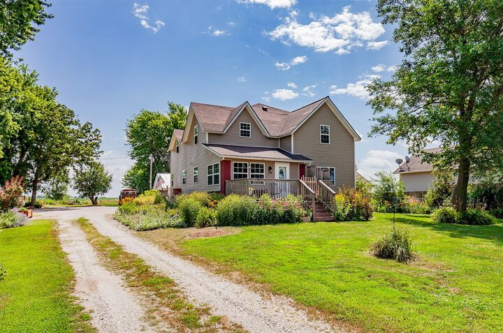 Property Photo: 30048 520th Avenue IA 50134