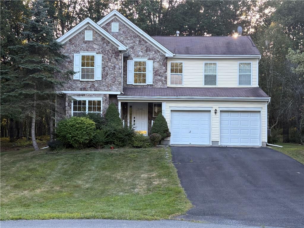 Property Photo:  2146 Bedford Drive  PA 18324 
