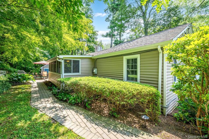 Property Photo:  12 Lakeview Drive  NY 10598 