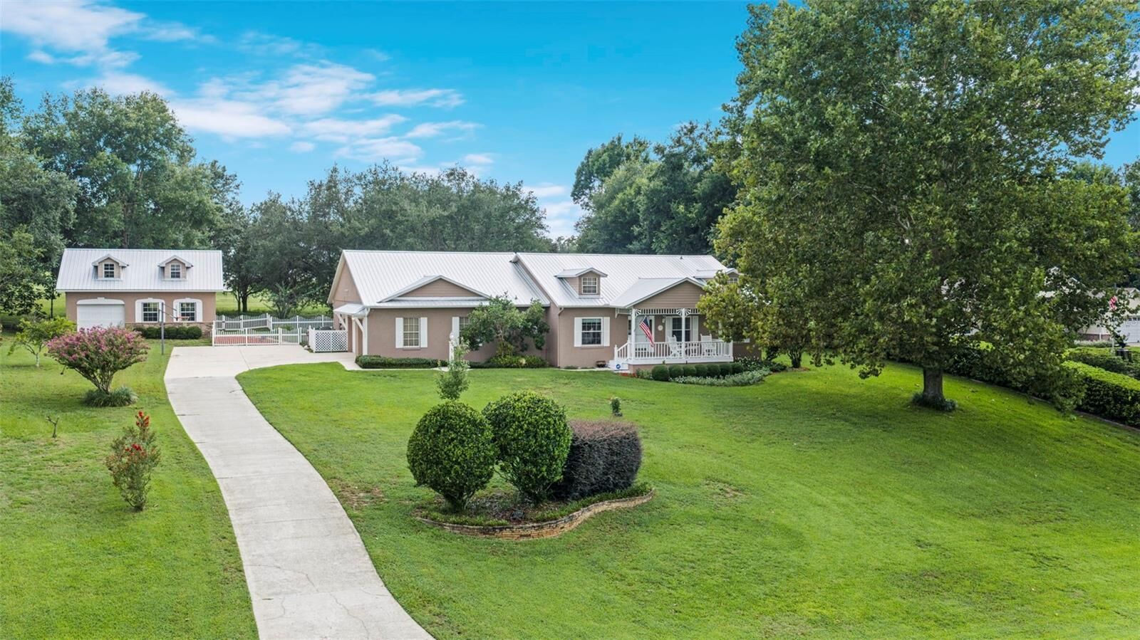 Property Photo: 12728 Cynthia Lane FL 34715