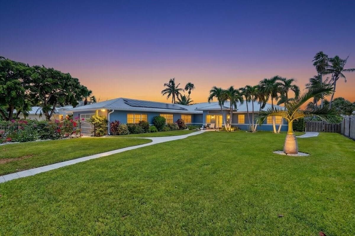 Property Photo: 208 N Polk Drive FL 34236
