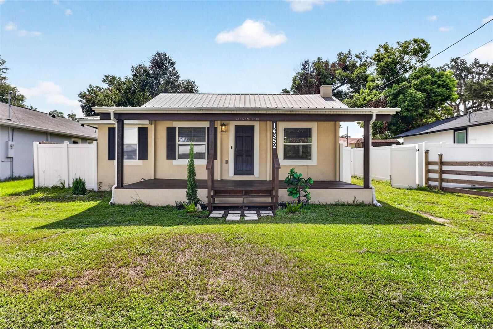 Property Photo:  14352 Lawrence Street  FL 33523 