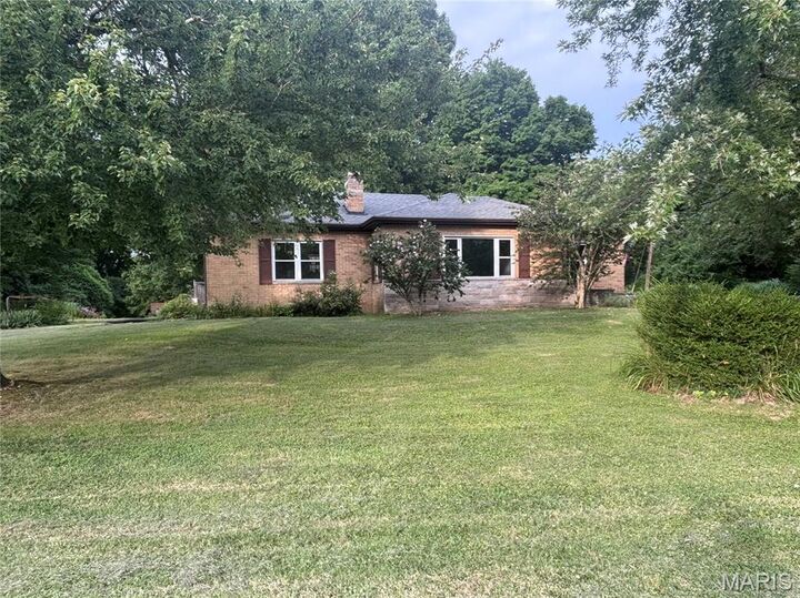 Property Photo: 9 Lou Juan Drive IL 62034