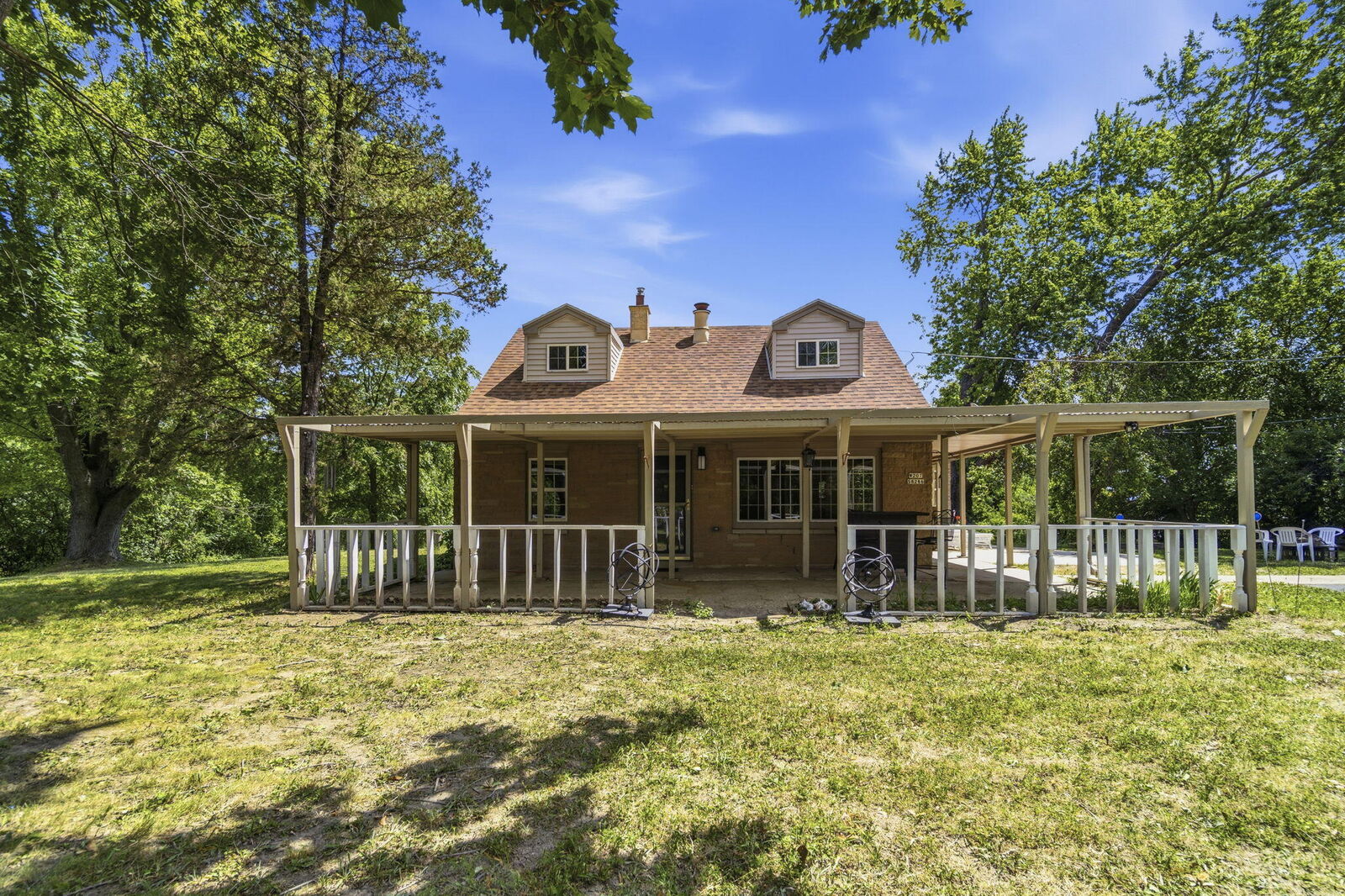 Property Photo:  W207s8286 Hillendale Dr  WI 53150 