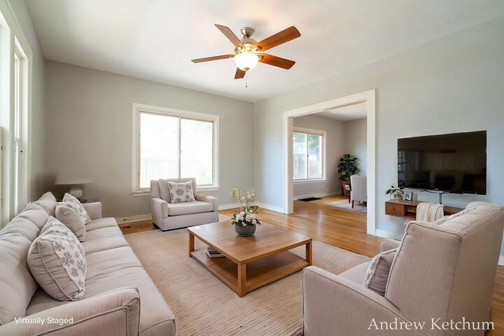 Property Photo: 2402 Lamar Avenue SW MI 49519