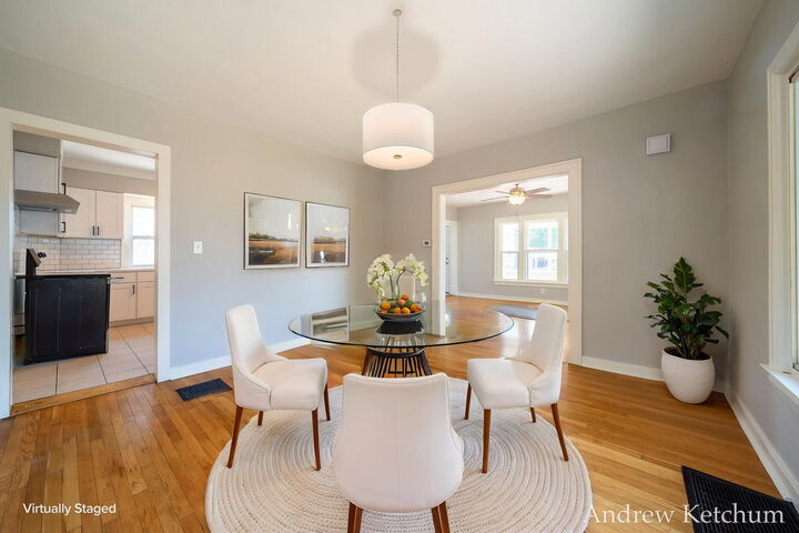Property Photo:  2402 Lamar Avenue SW  MI 49519 