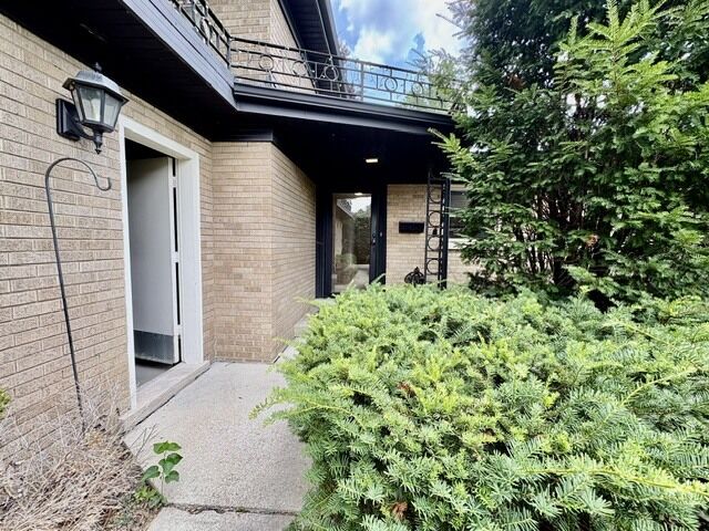Property Photo:  512 Karey Court  IL 60091 