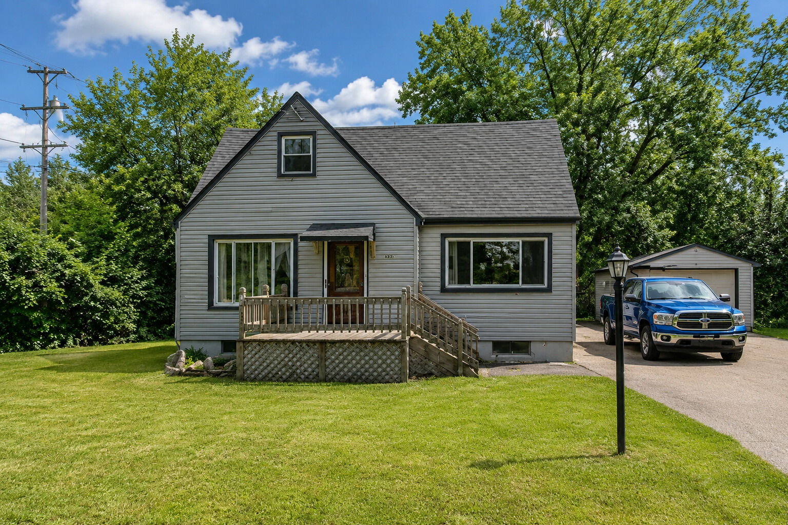 Property Photo:  1111 Idlewild Drive  IL 60073 