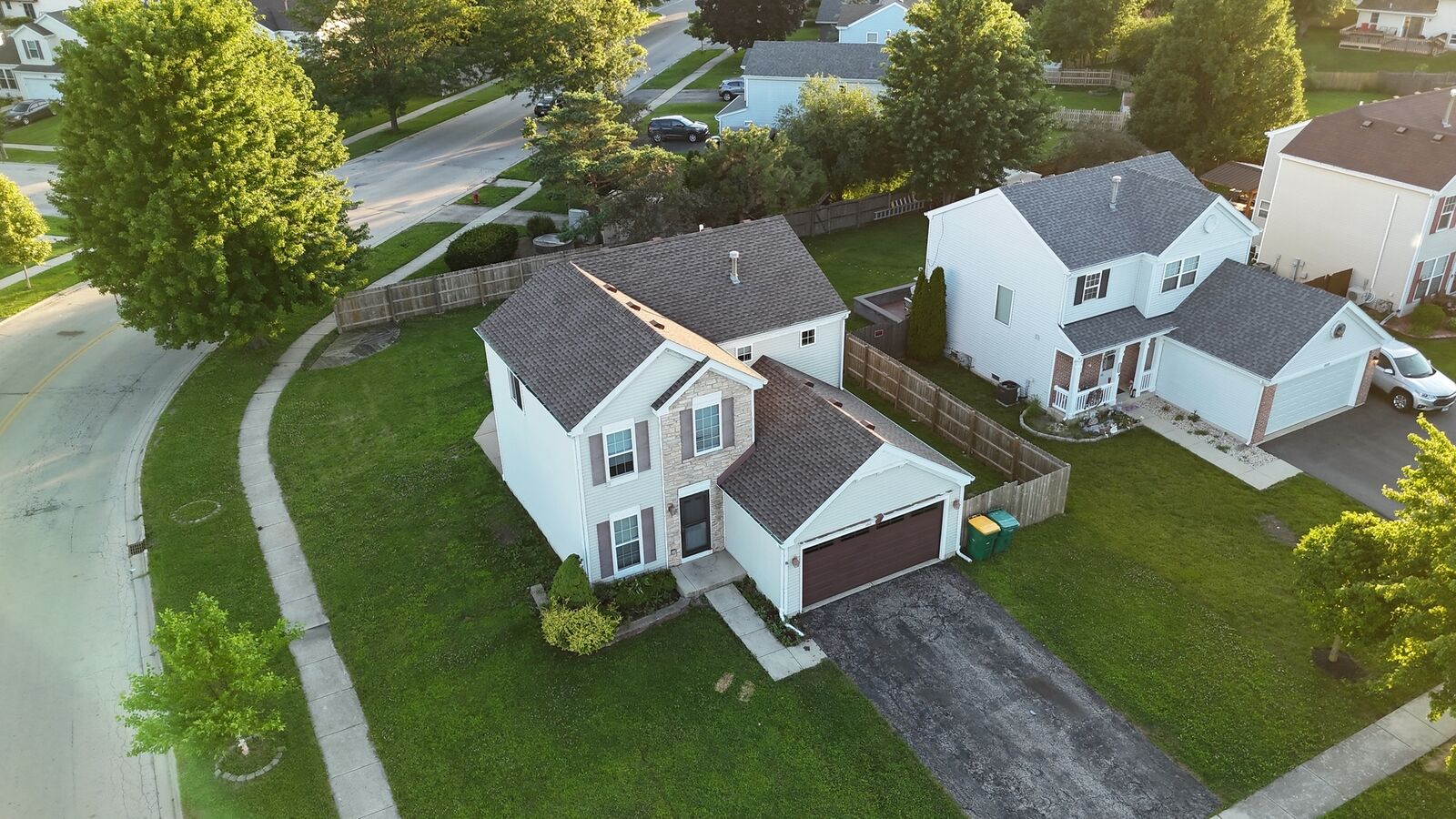 Property Photo: 1011 Greenleaf Drive IL 60436