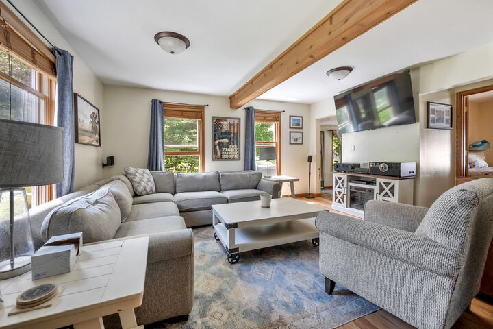 Property Photo:  242 E Jefferson Avenue  IL 60140 