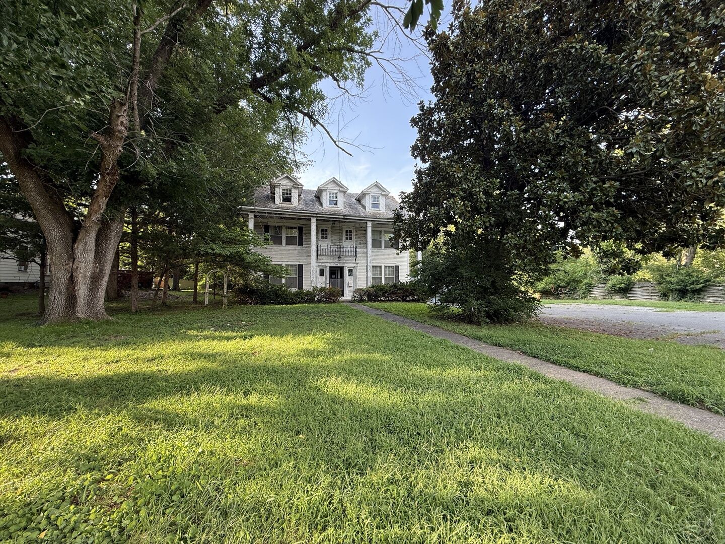 Property Photo:  508 W Oak Street  IL 62901 