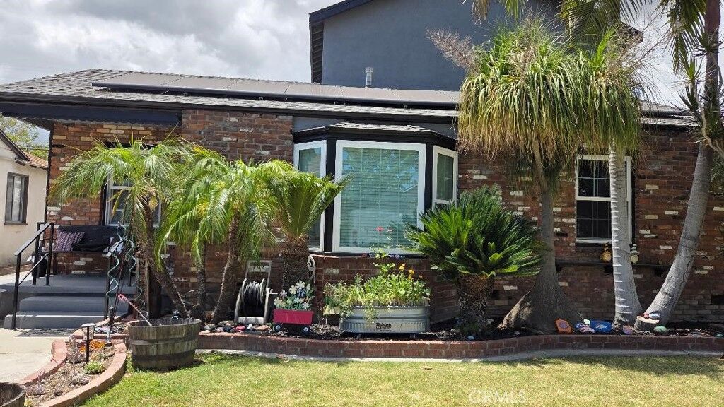 Property Photo:  5955 Hazelbrook Avenue  CA 90712 