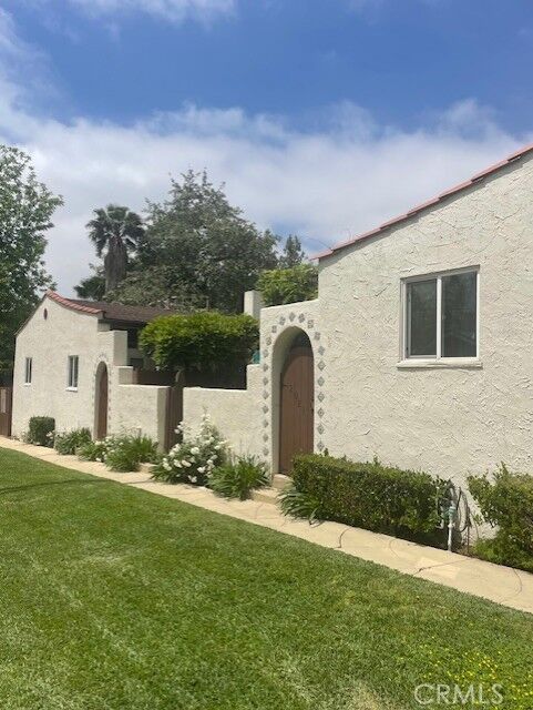 Property Photo:  2025 Lovila Lane  CA 91001 
