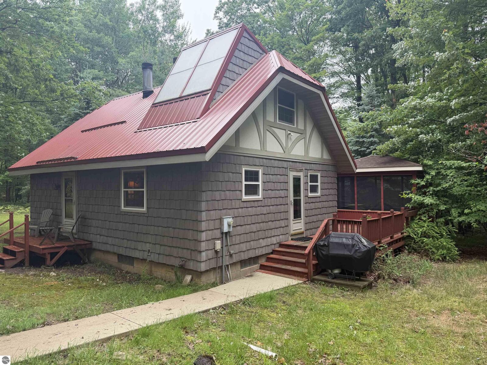 Property Photo:  2392 Fern Court  MI 48622 
