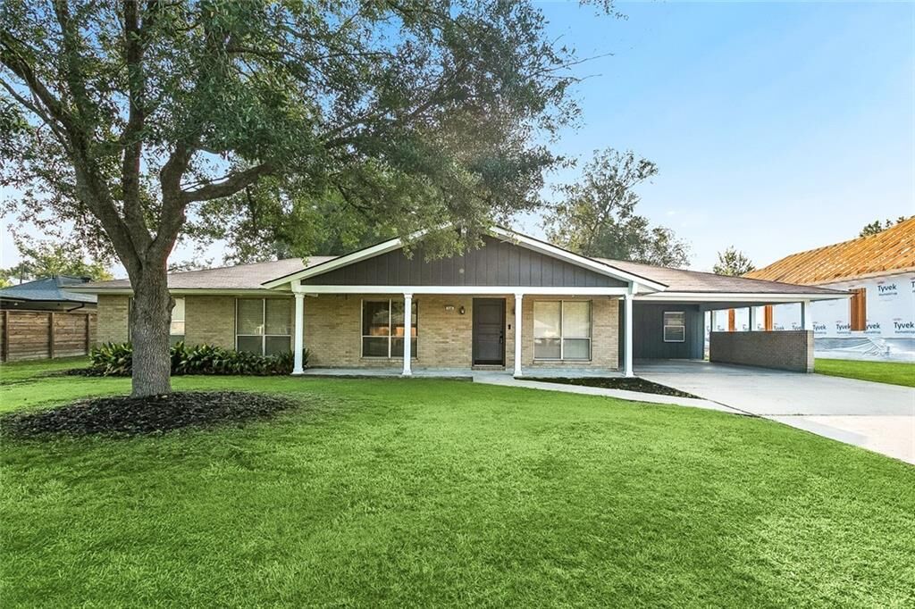 Property Photo: 206 College Drive LA 70401