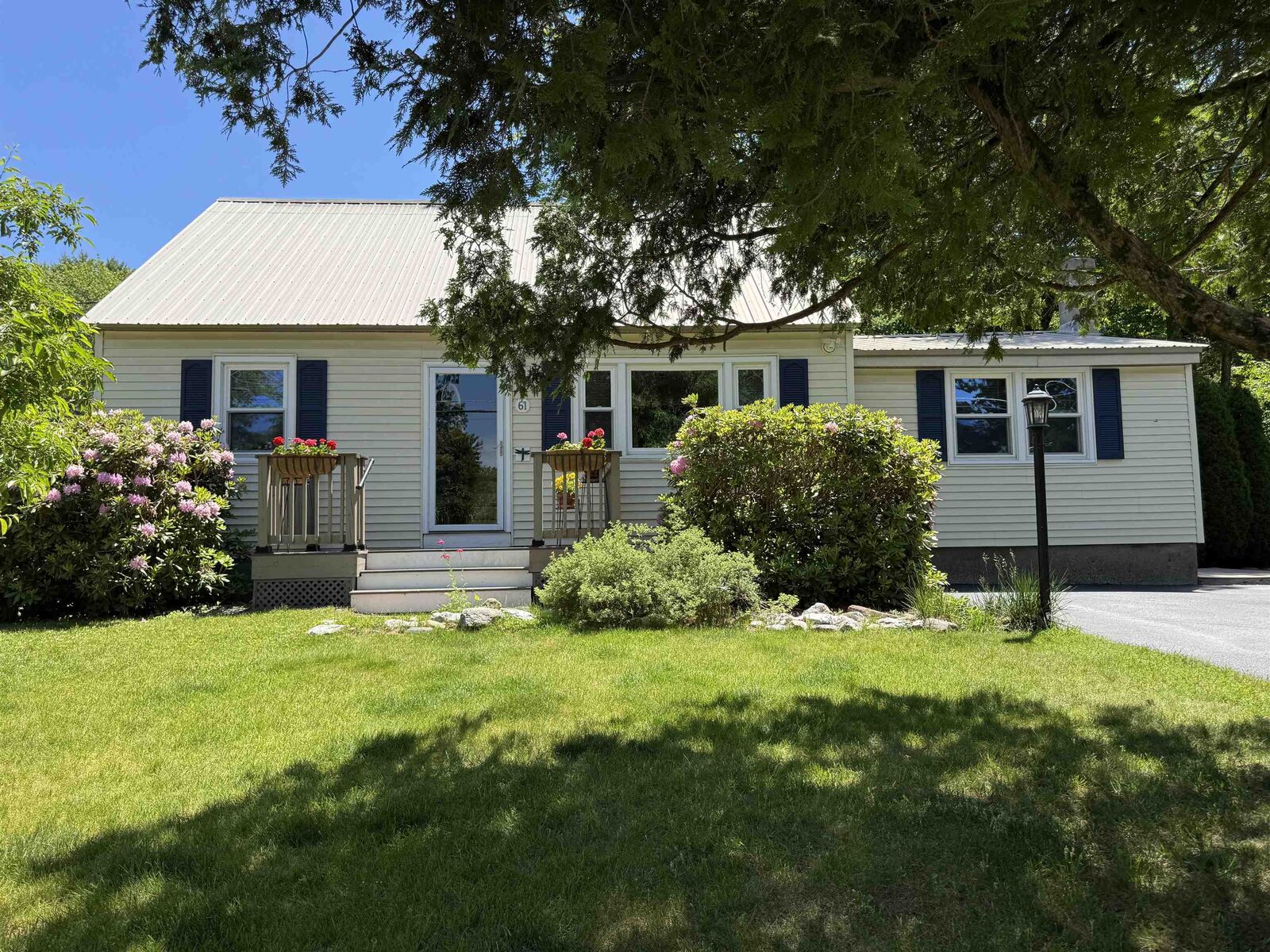 Property Photo:  61 Dale Drive  NH 03431 