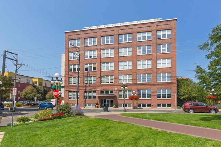 Property Photo: 225 9th Street E 304 MN 55101