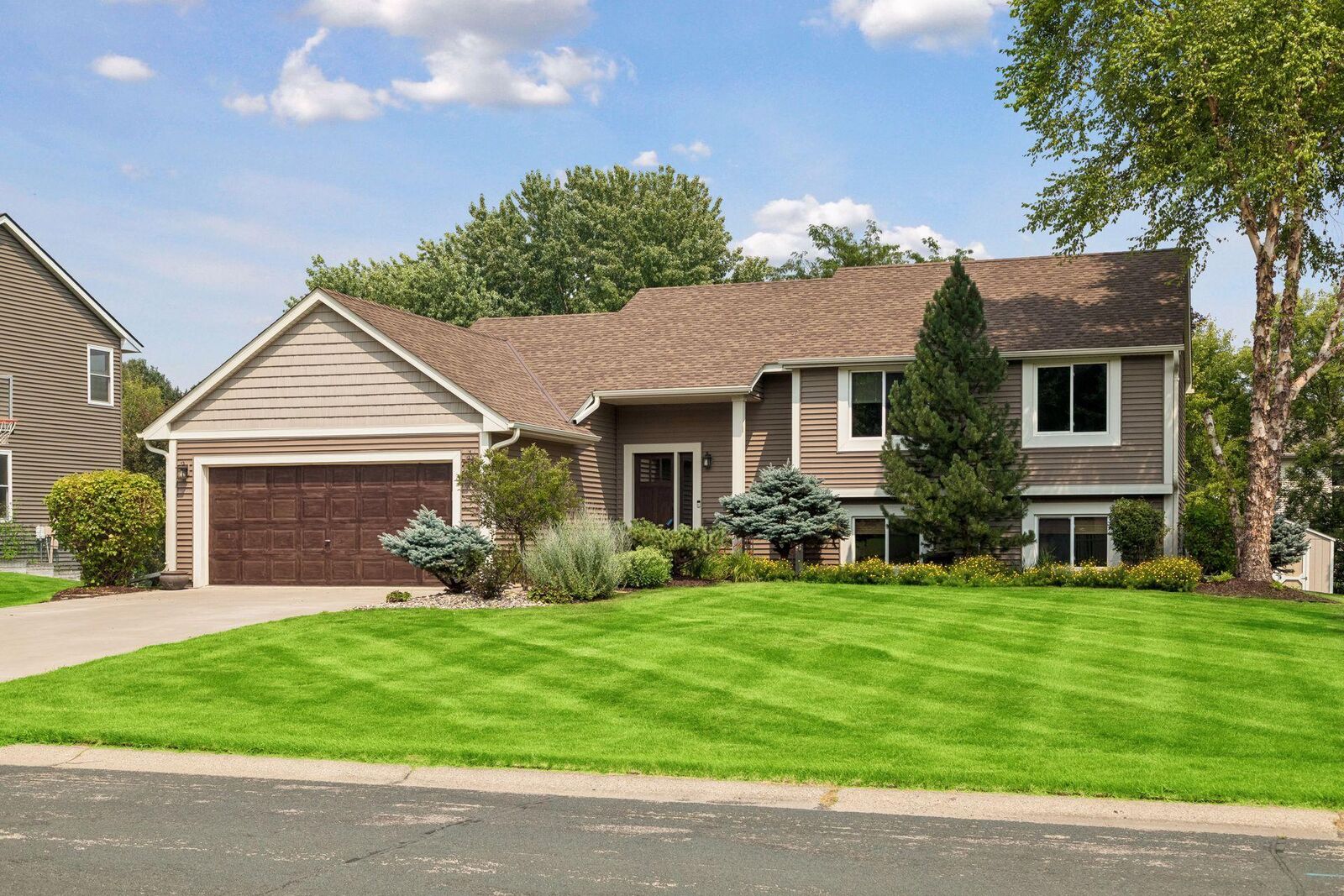 Property Photo:  3882 Mersey Way  MN 55123 