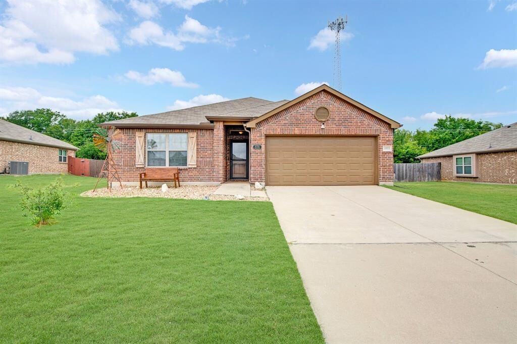 Property Photo:  408 Highmeadow Drive  TX 76227 