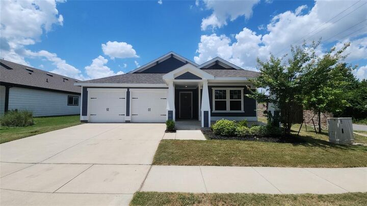Property Photo: 633 Quail Meadows Drive TX 76031
