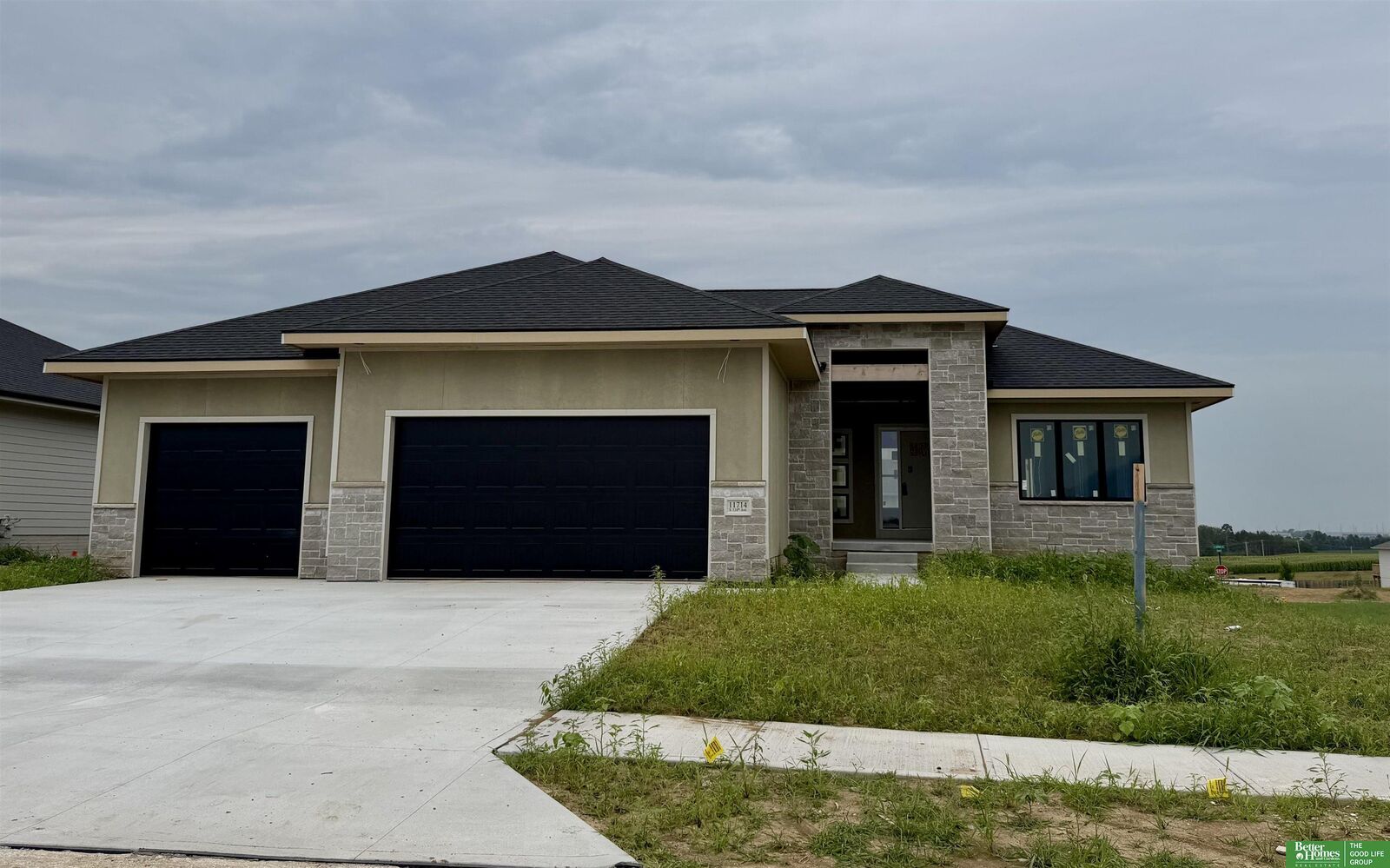 Property Photo:  11714 S 124th Avenue  NE 68046 