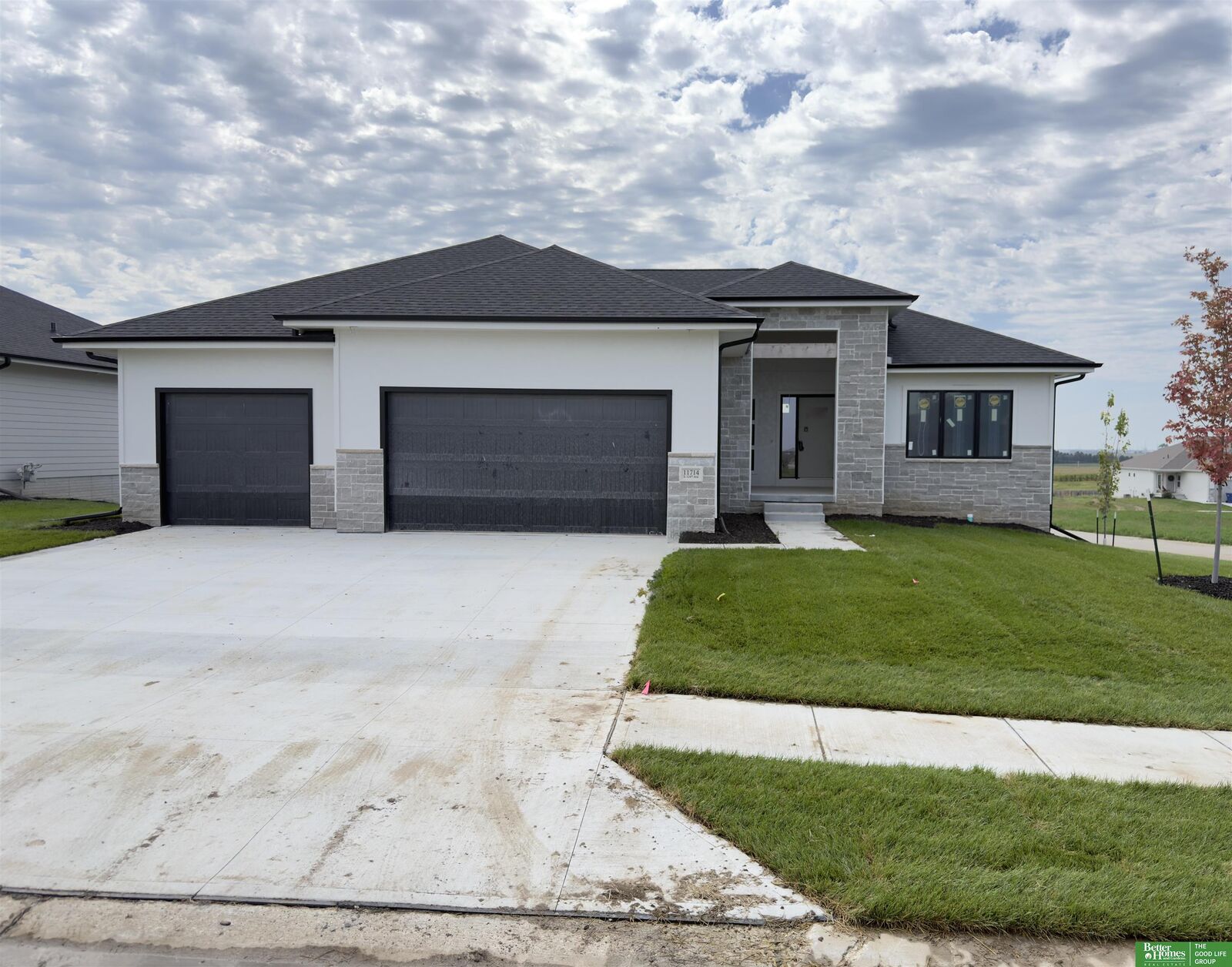 Property Photo:  11714 S 124th Avenue  NE 68046 