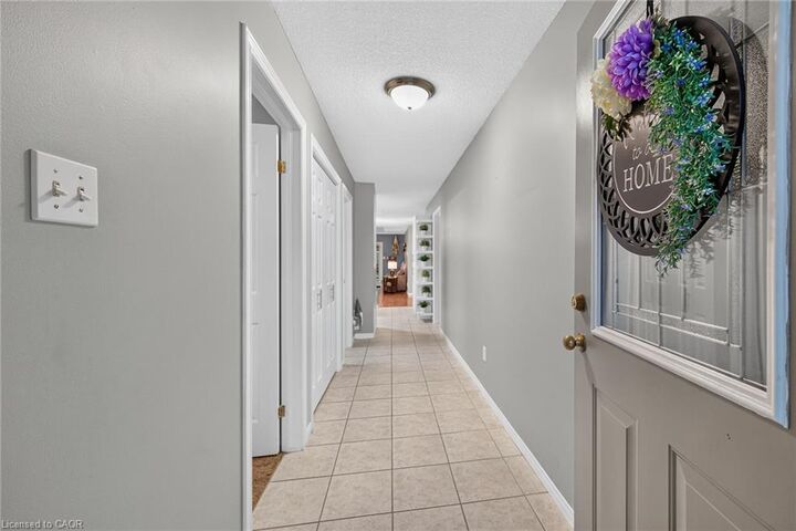 Property Photo:  40 Braemar Avenue 26  ON N3W 2N1 