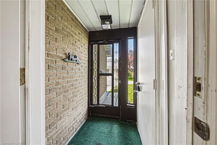 Property Photo: 467 Woodview Road 5 ON L7N 2Z9