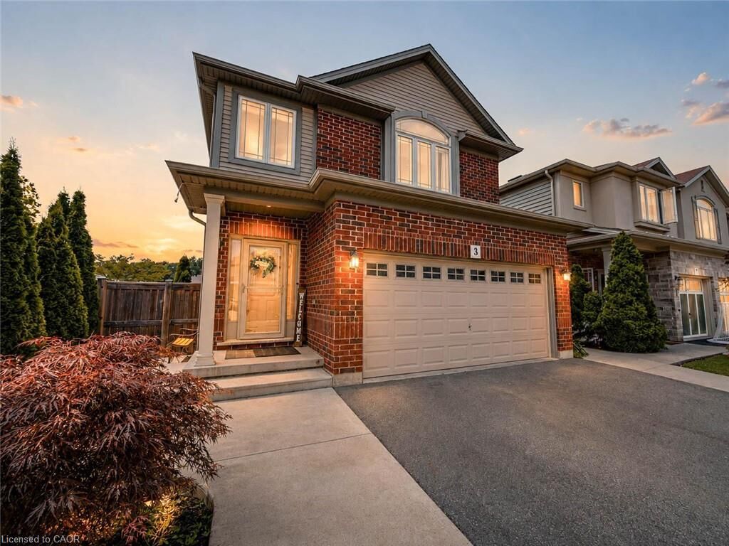 Property Photo: 3 Hitching Post Ridge ON L0R 1C0