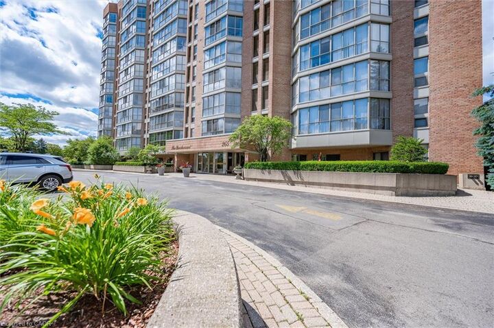 Property Photo: 265 Westcourt Place Ph04 ON N2L 6E4