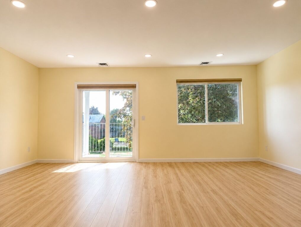 Property Photo: 25 Bayberry Dr 3 MA 02067