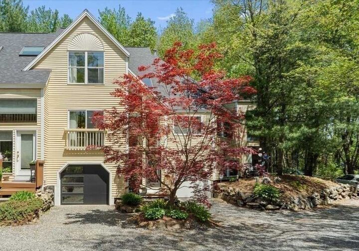 Property Photo:  8 Deer Path 8  MA 01749 