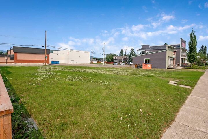 410 Main Street NW — photo 1