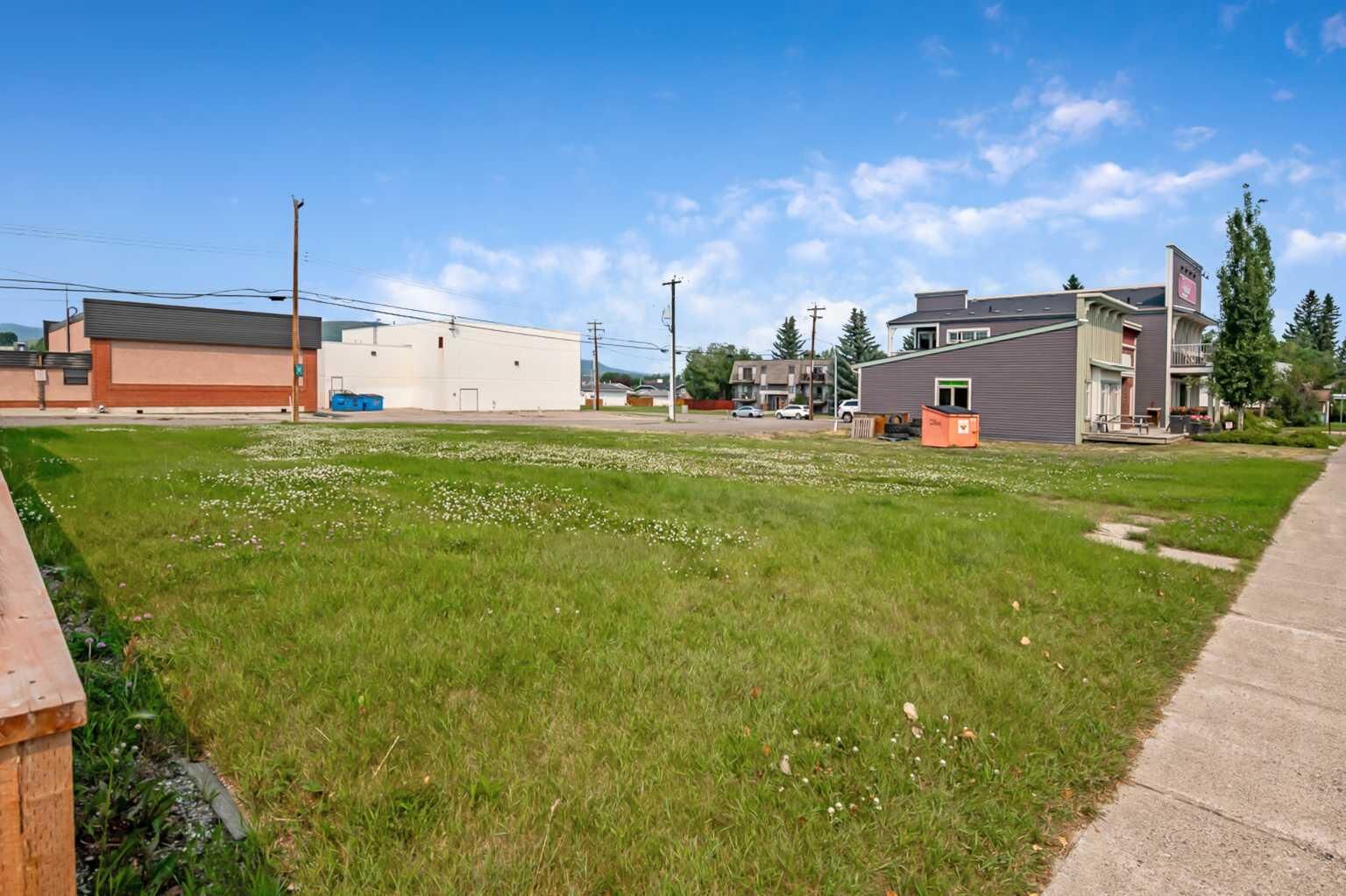 Property Photo:  410 Main Street NW  AB T0L 2A0 