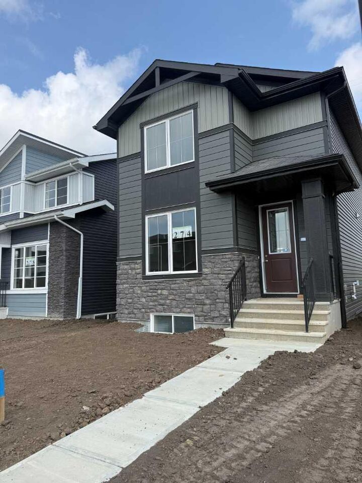 Property Photo: 120 Southbow Avenue AB T4C 2S6