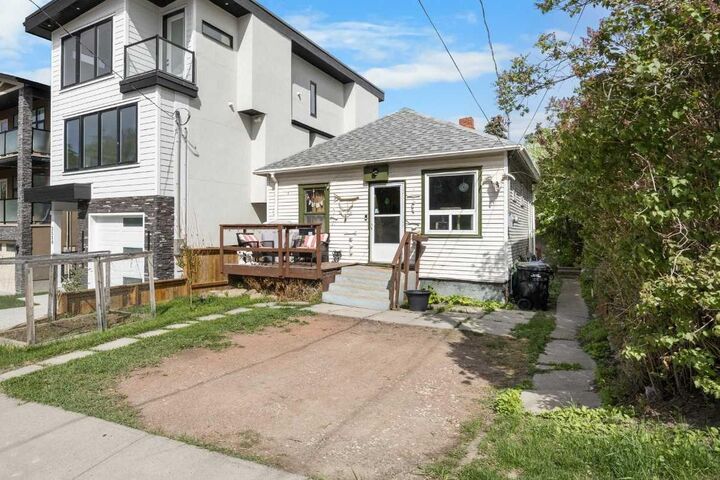 2520 16B Street SW — photo 1