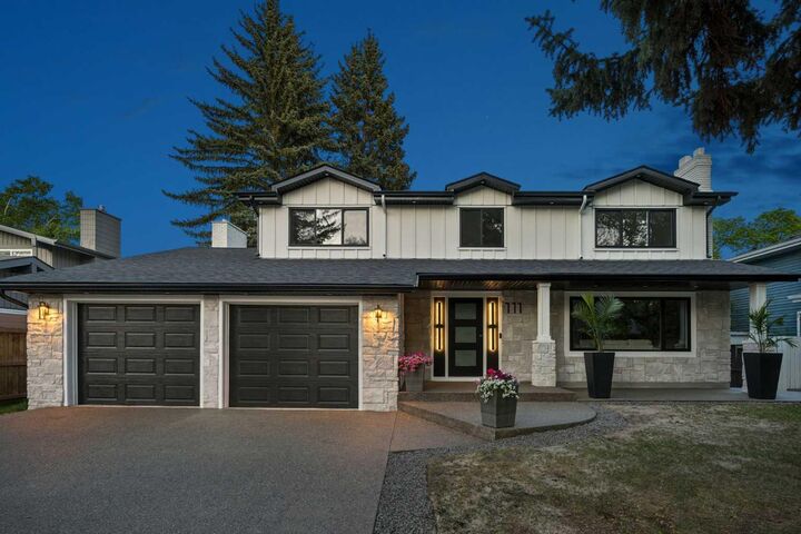 111 Canata Close SW — photo 1