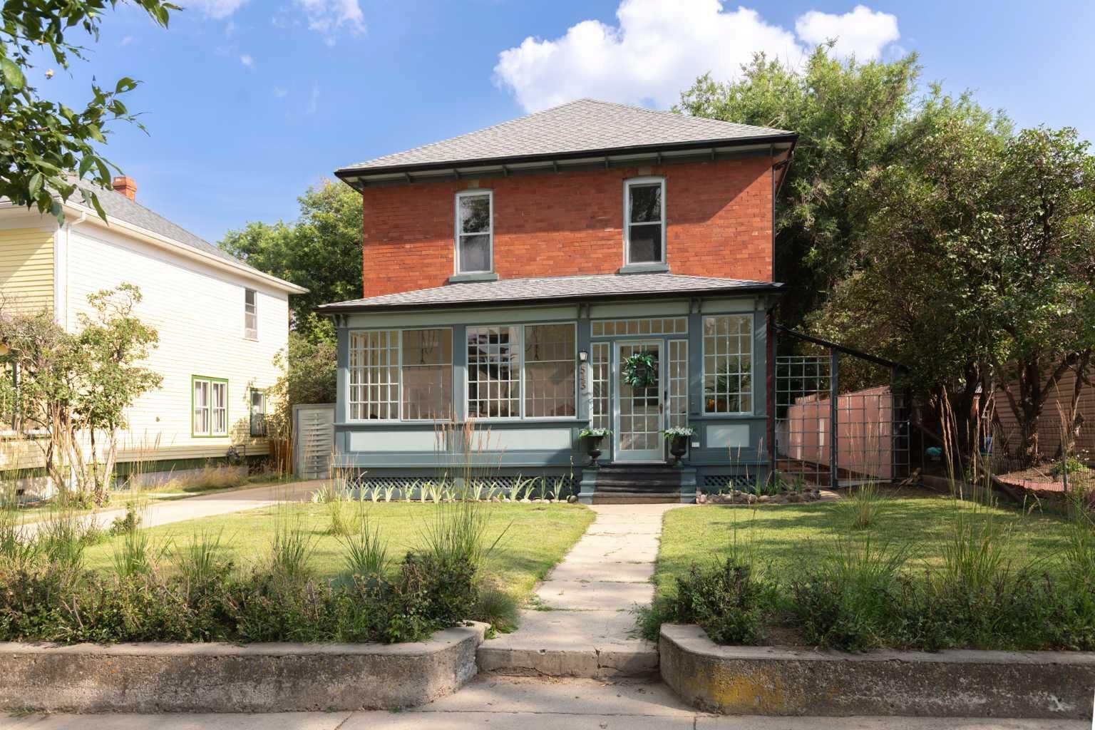 Property Photo:  543 Cambridge Street SE  AB T1A 0T3 