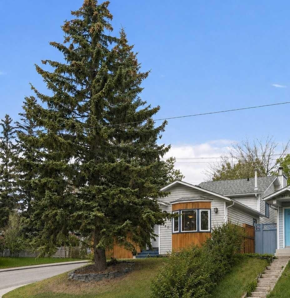 Property Photo:  1840 33 Avenue SW  AB T2T 1Y9 
