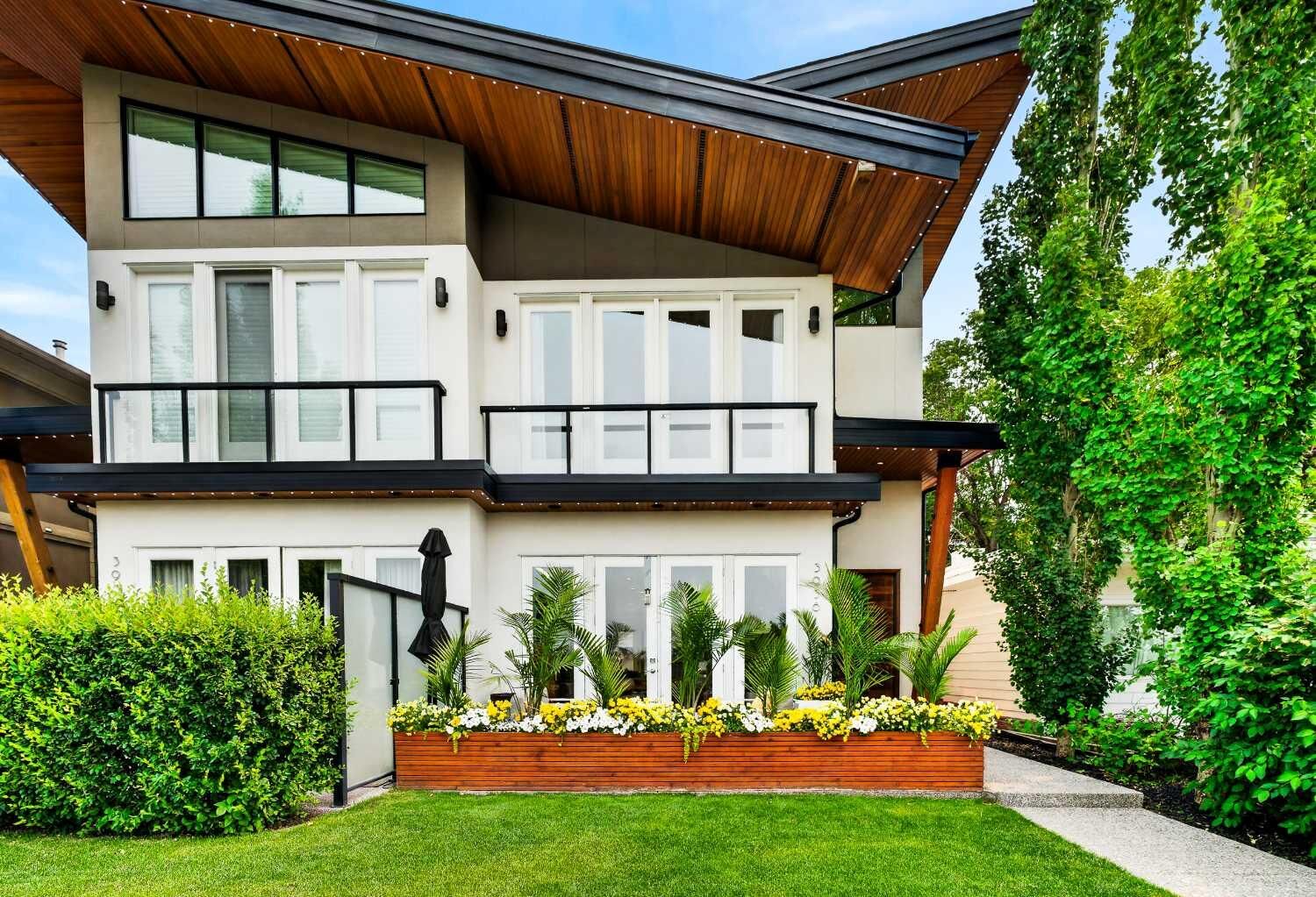 Property Photo:  3936 1A Street SW  AB T2S 1R7 