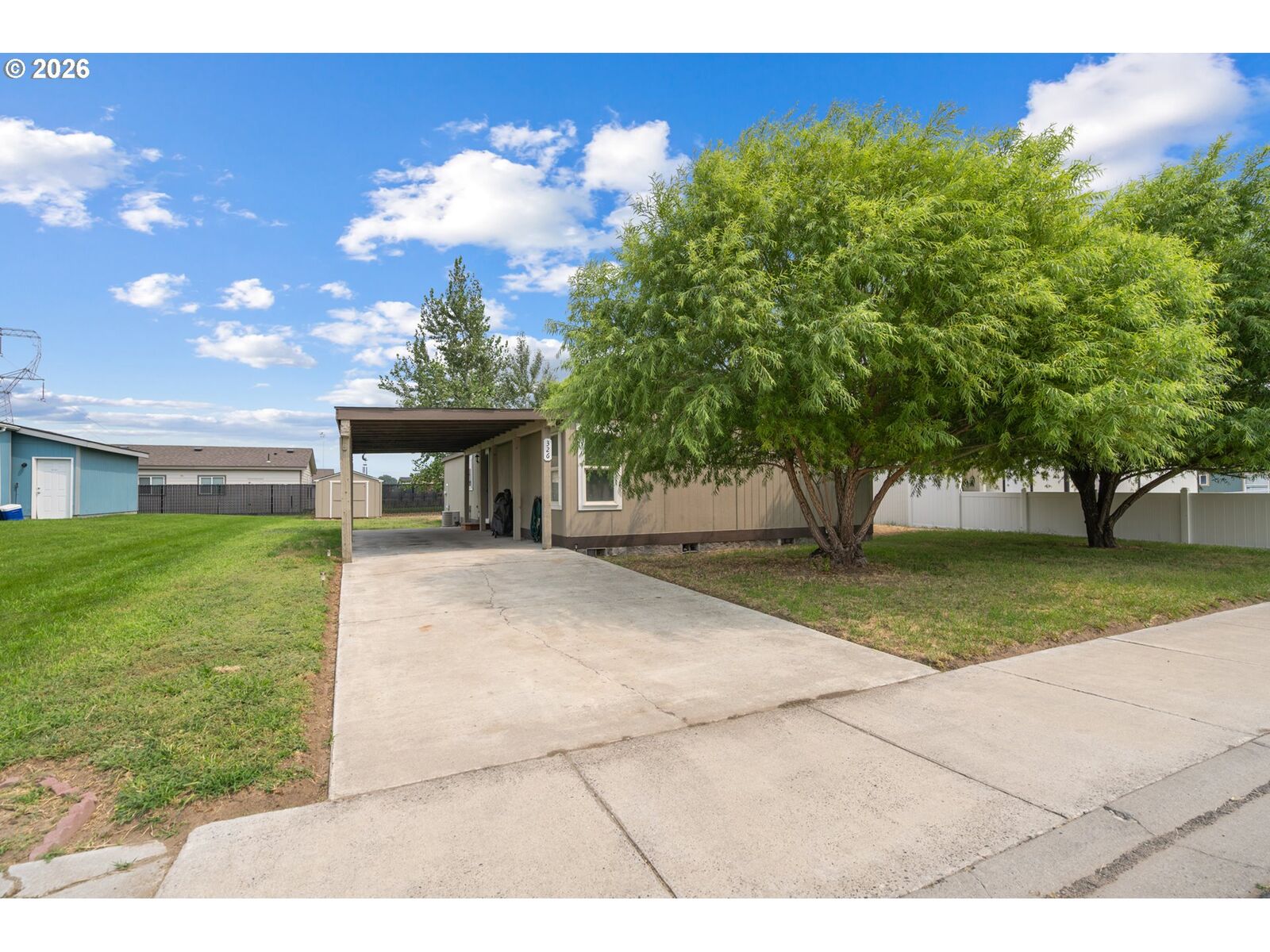 Property Photo: 326 SE Anderson Rd OR 97818